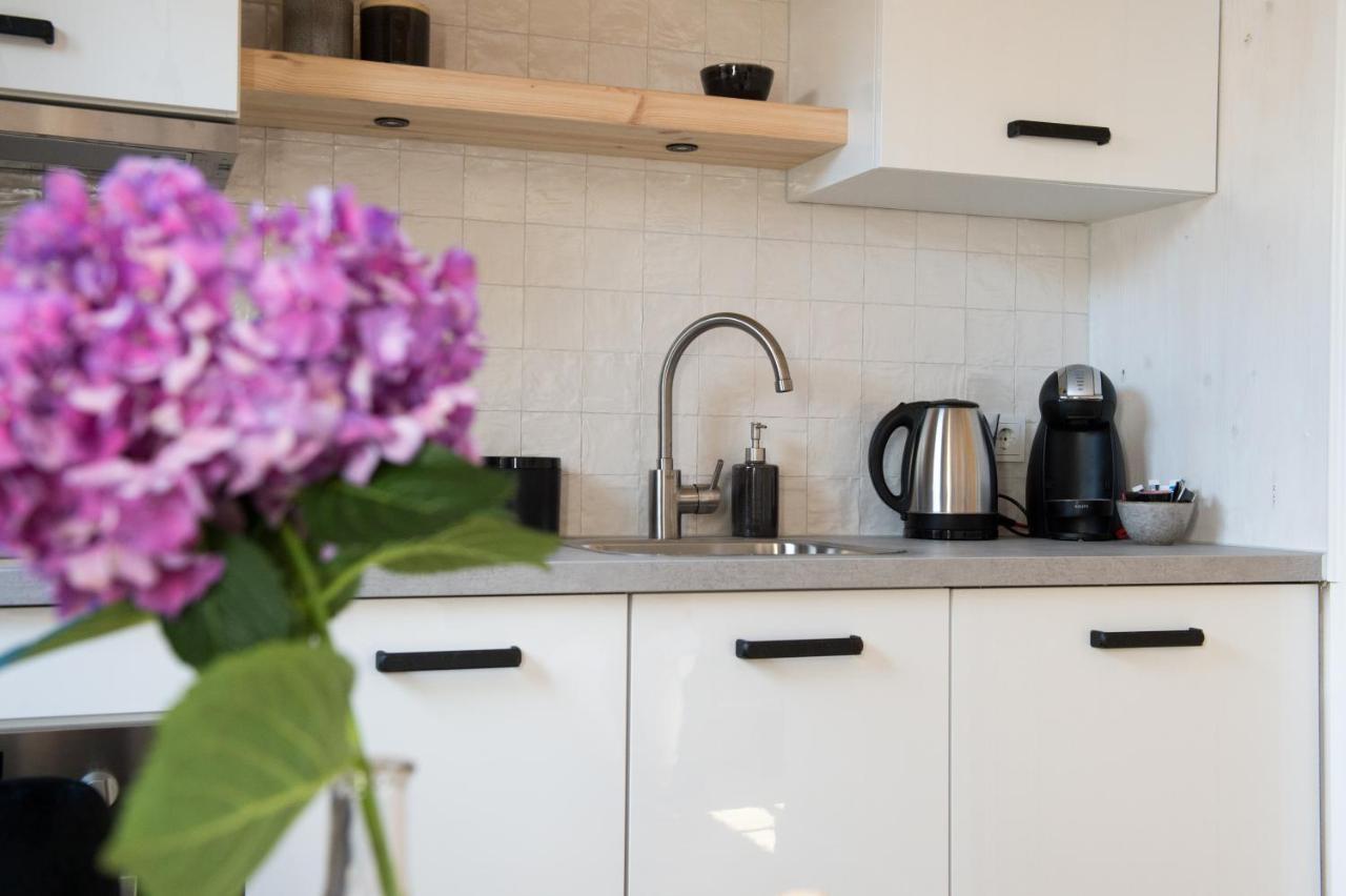 Luxury Chalets Monnickendam Bagian luar foto