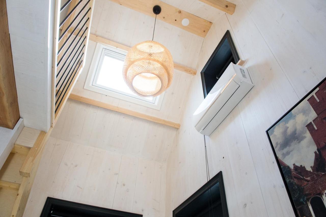 Luxury Chalets Monnickendam Bagian luar foto