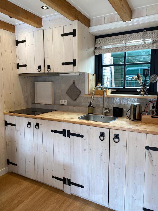Luxury Chalets Monnickendam Bagian luar foto