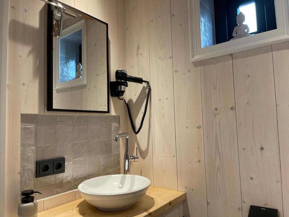 Luxury Chalets Monnickendam Bagian luar foto