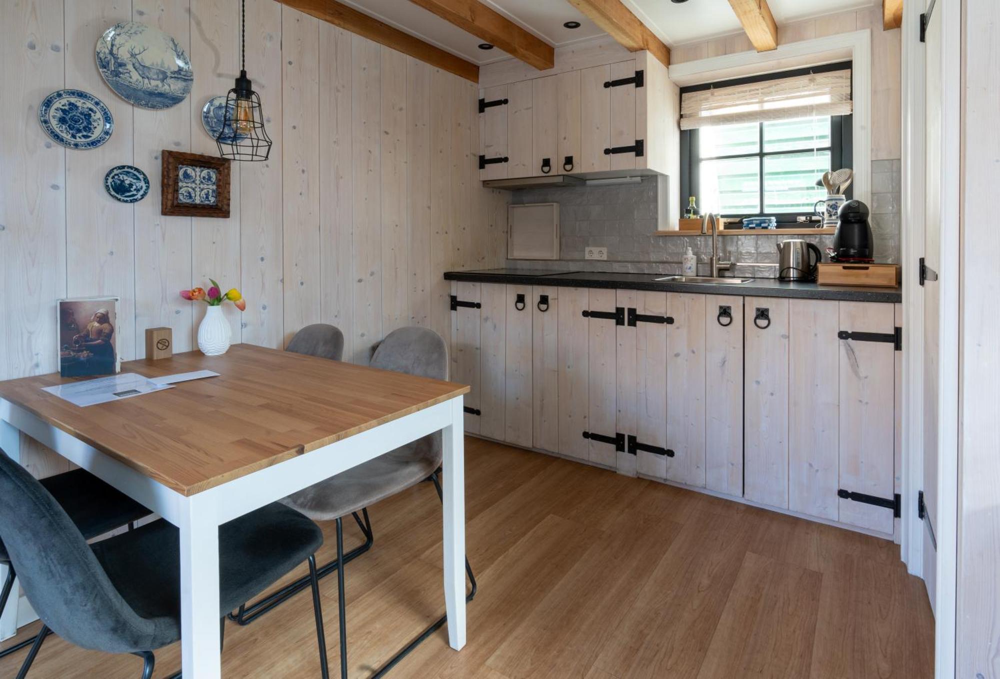 Luxury Chalets Monnickendam Bagian luar foto